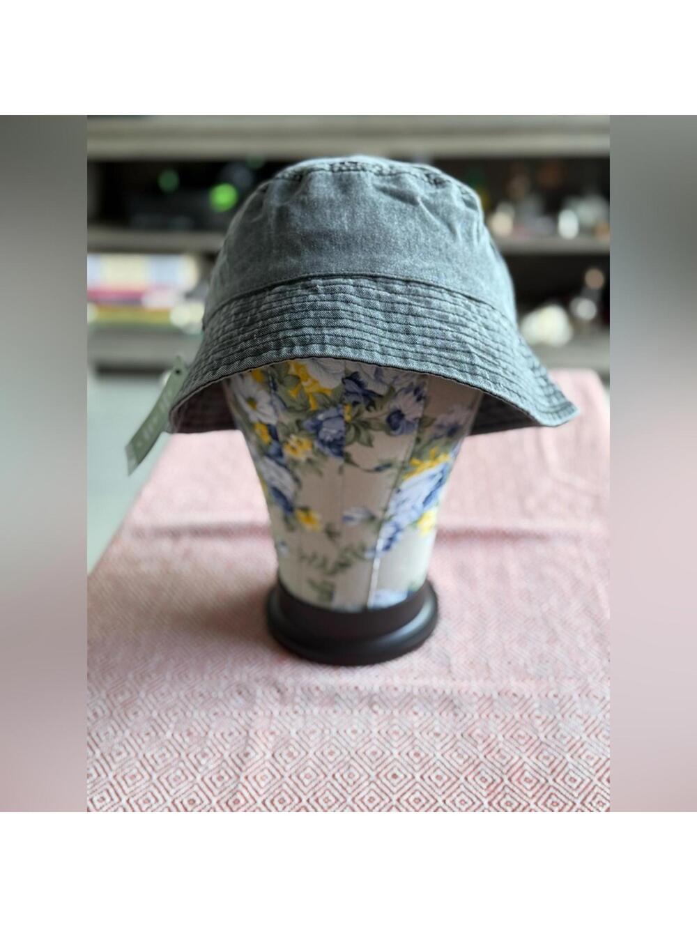 H&M Bucket Hat (M)